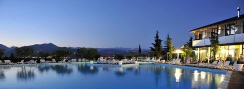 Imagen de la piscina del Hotel Centro Turistico Gardesano. Foto 16