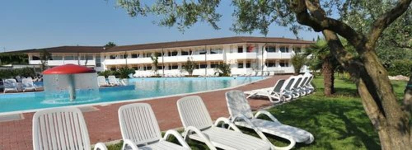 Imagen de la piscina del Hotel Centro Turistico Gardesano. Foto 18