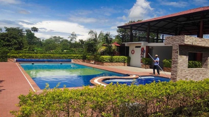 Imagen de la piscina del Hotel Centro Vacacional Campo Alegre. Foto 18