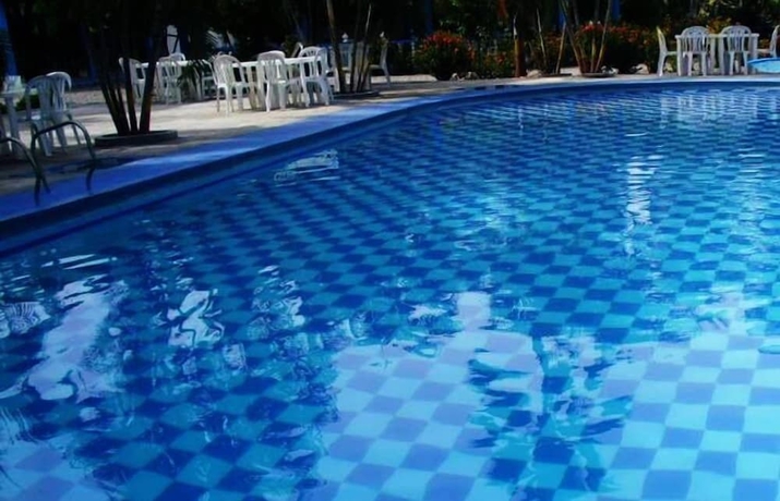 Imagen de la piscina del Hotel Centro Vacacional Maria Dayana. Foto 17