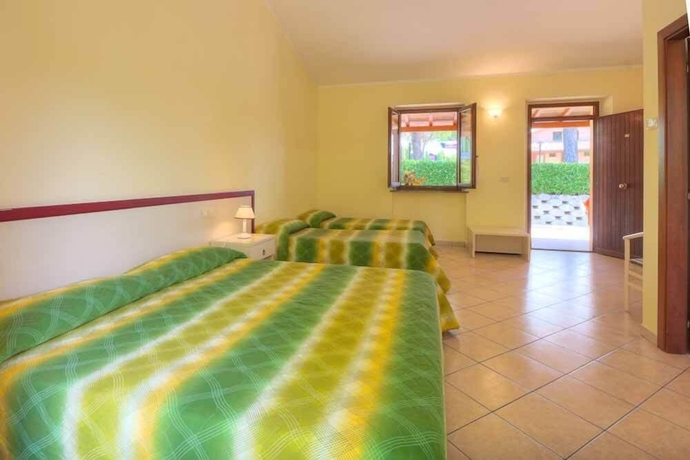 Imagen de la habitación del Hotel Centro Vacanze Verde Azzurro. Foto 11