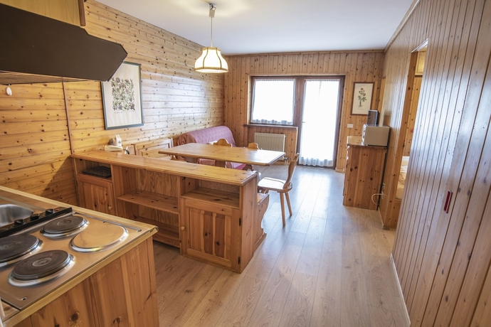 Imagen de la habitación del Hotel Centro Vacanze Veronza Clubresidence. Foto 2