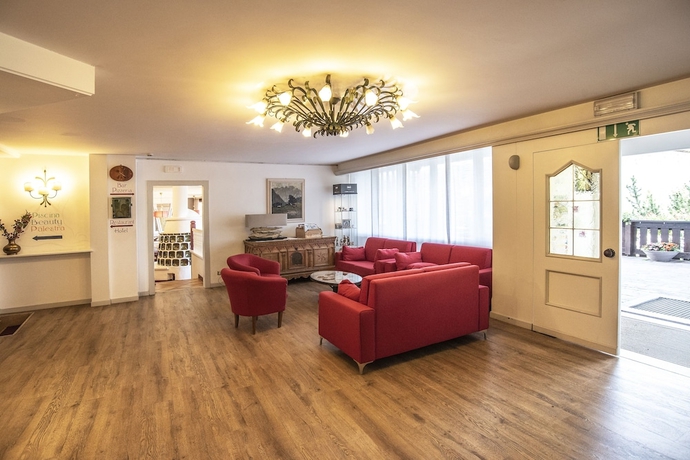 Imagen de los interiores del Hotel Centro Vacanze Veronza Clubresidence. Foto 16