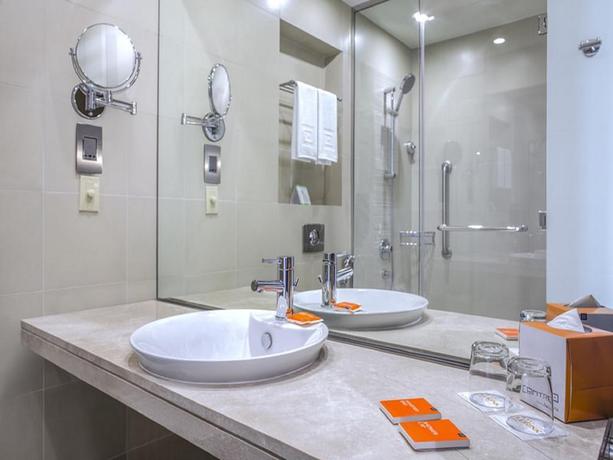 Imagen de la habitación del Hotel Centro Waha By Rotana. Foto 17