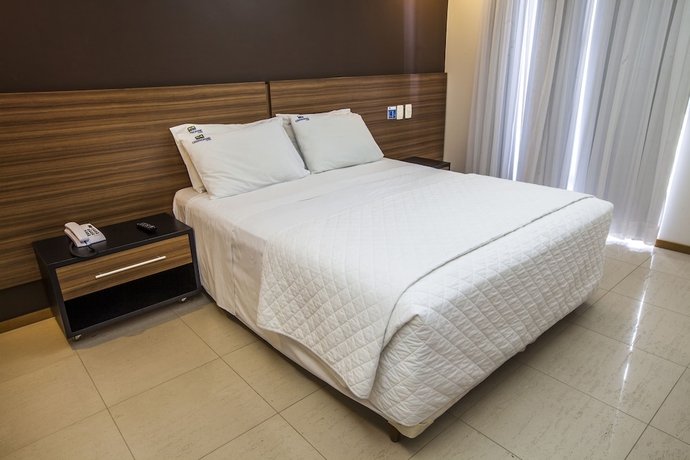 Imagen de la habitación del Hotel Centromar. Foto 4