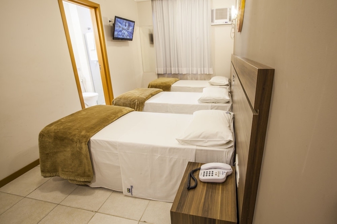 Imagen de la habitación del Hotel Centromar. Foto 11