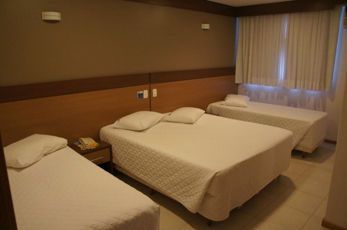 Imagen de la habitación del Hotel Centromar. Foto 13