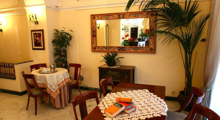 Imagen de los interiores del Hotel Centrum, Catania. Foto 11