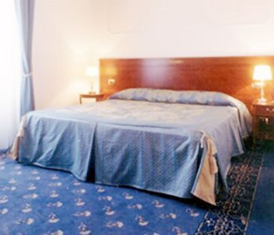 Imagen de la habitación del Hotel Centrum, Catania. Foto 9