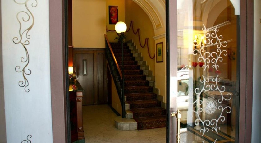 Imagen de los interiores del Hotel Centrum, Catania. Foto 12