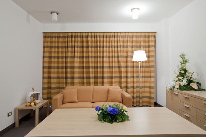 Imagen de la habitación del Hotel Centrum Palace. Foto 9