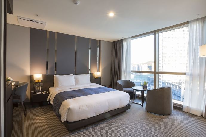 Imagen de la habitación del Hotel Centum Primus. Foto 5