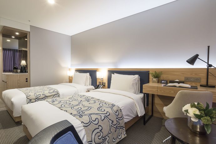 Imagen de la habitación del Hotel Centum Primus. Foto 16