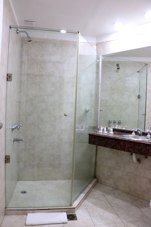 Imagen de la habitación del Hotel Centuria Buenos Aires. Foto 4