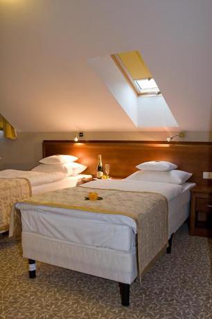 Imagen de la habitación del Hotel Centuria. Foto 14