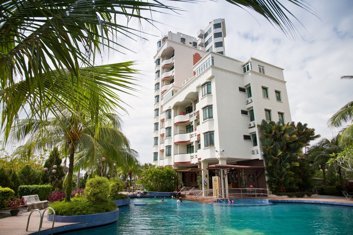 Imagen de los exteriores del Hotel Century Bay Private Residences. Foto 9