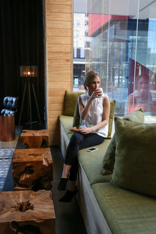 Imagen del bar/restaurante del Hotel Century City. Foto 3