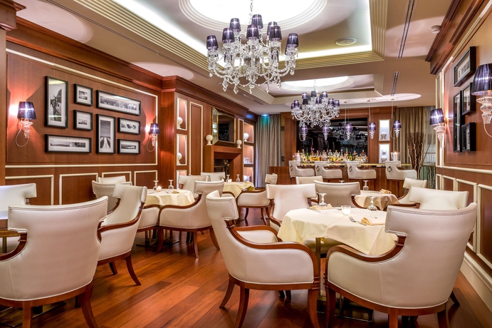 Imagen del bar/restaurante del Hotel Century, Ginebra. Foto 1