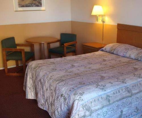 Imagen de la habitación del Hotel Century Inn, Inglewood. Foto 5