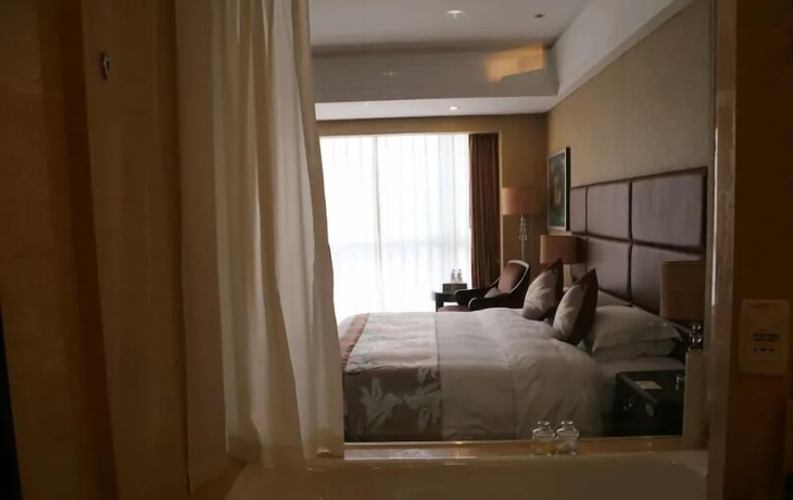 Imagen de la habitación del Hotel Century Kingdom. Foto 3