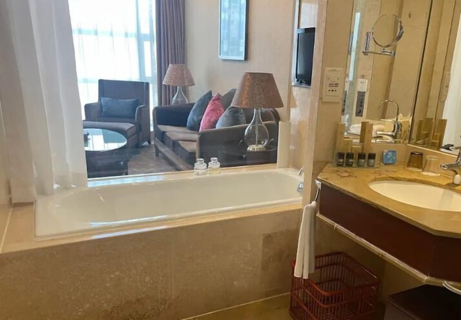 Imagen de la habitación del Hotel Century Kingdom. Foto 16