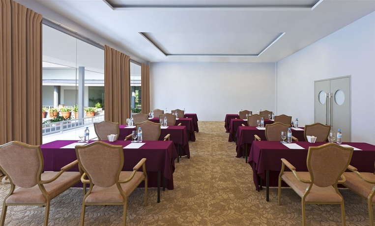 Imagen de los interiores del Hotel Century Langkasuka Resort. Foto 9