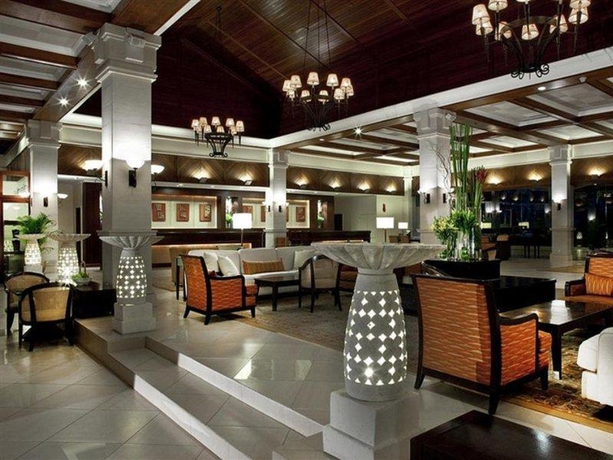 Imagen del bar/restaurante del Hotel Century Langkawi Beach Resort. Foto 4