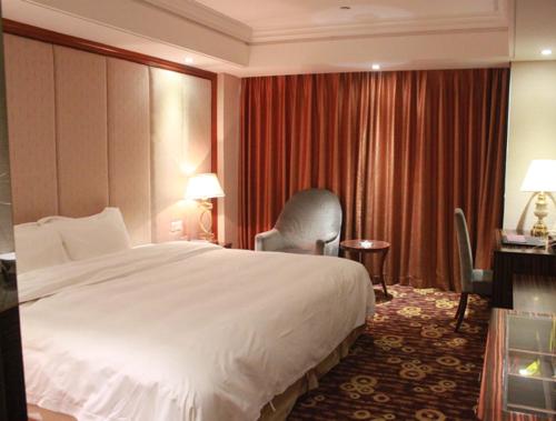 Imagen de la habitación del Hotel Century Palace. Foto 5