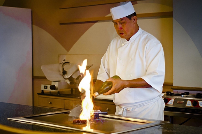 Imagen del bar/restaurante del Hotel Century Park, Manila. Foto 3