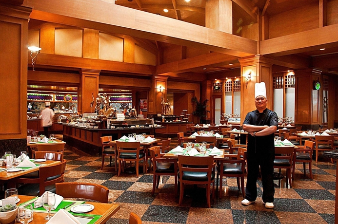 Imagen del bar/restaurante del Hotel Century Park, Manila. Foto 12