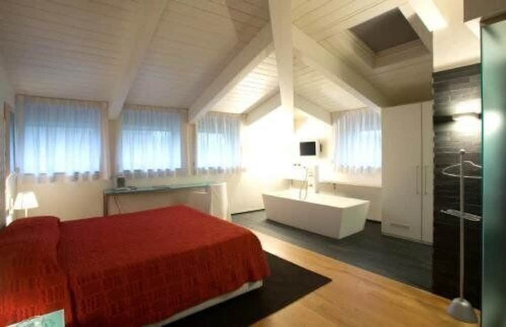 Imagen de la habitación del Hotel Century, Parma. Foto 11