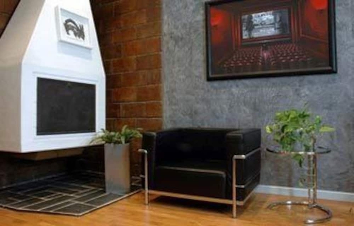 Imagen de los interiores del Hotel Century, Parma. Foto 19