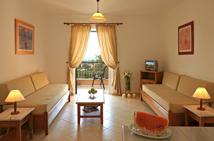 Imagen de los interiores del Hotel Century Resort. Foto 5