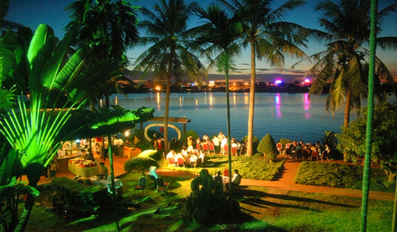 Imagen de los exteriores del Hotel Century Riverside Hue. Foto 12