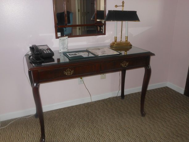 Imagen de la habitación del Hotel Century Suites. Foto 6