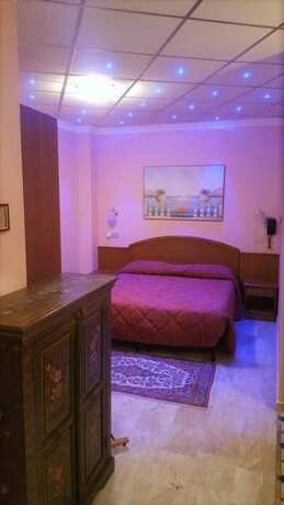 Imagen de la habitación del Hotel Cercone. Foto 24