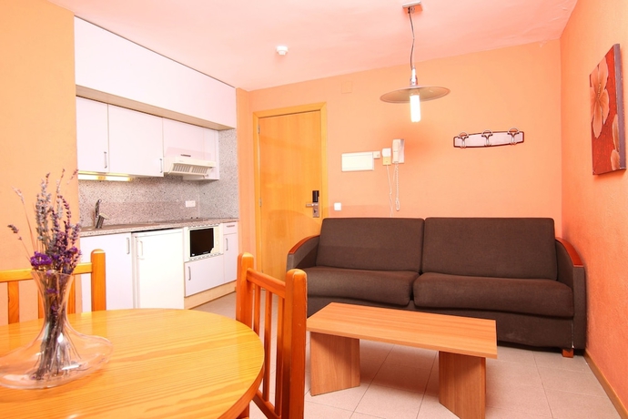 Imagen de la habitación del Hotel Cerdanya Ecoresort and Spa. Foto 11