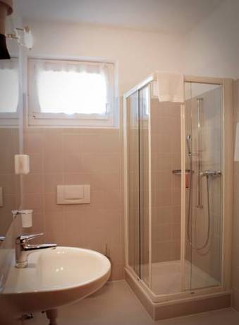 Imagen de la habitación del Hotel Cereda. Foto 6