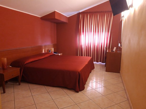 Imagen de la habitación del Hotel Ceretto. Foto 5