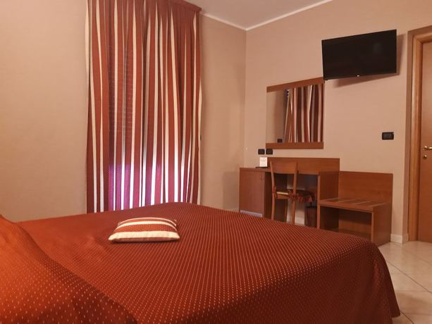 Imagen de la habitación del Hotel Ceretto. Foto 12