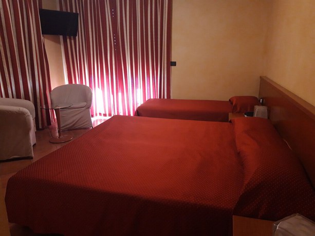 Imagen de la habitación del Hotel Ceretto. Foto 14