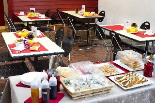 Imagen del bar/restaurante del Hotel Cerise Auxerre. Foto 2