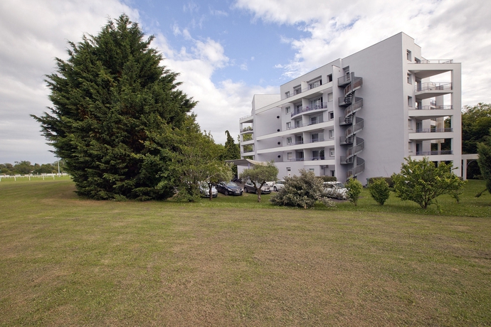 Imagen general del Hotel Cerise Dax - Les Jardins Du Lac. Foto 4