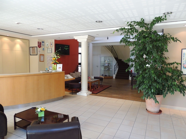 Imagen de los interiores del Hotel Cerise Luxeuil Les Sources. Foto 6