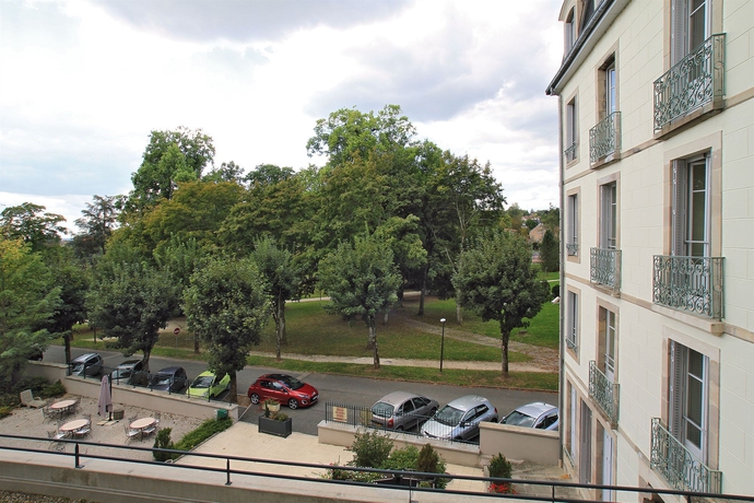 Imagen de los exteriores del Hotel Cerise Luxeuil Les Sources. Foto 5