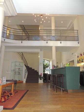 Imagen de los interiores del Hotel Cerise Luxeuil Les Sources. Foto 8