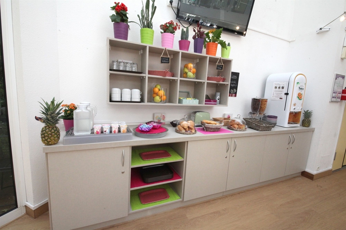 Imagen del bar/restaurante del Hotel Cerise Nancy. Foto 3