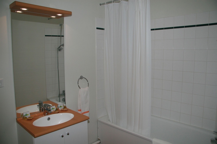 Imagen de la habitación del Hotel Cerise Nantes Atlantis. Foto 2