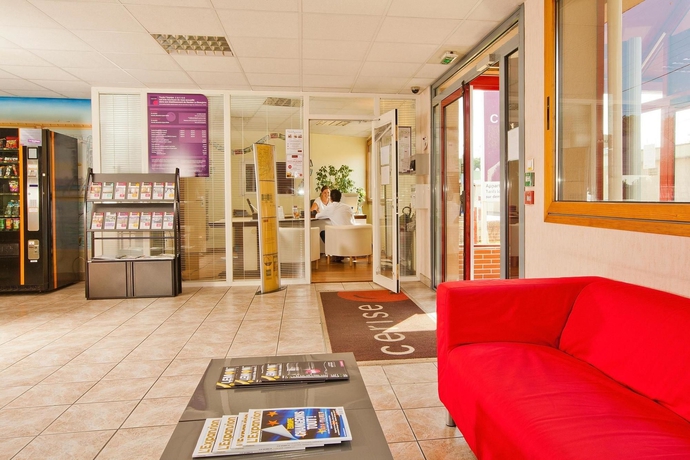 Imagen de los interiores del Hotel Cerise Nantes La Beaujoire. Foto 15