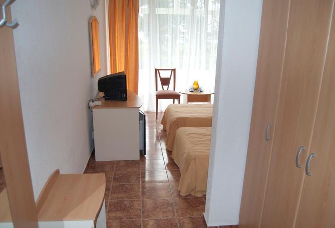 Imagen de la habitación del Hotel Cerna. Foto 4
